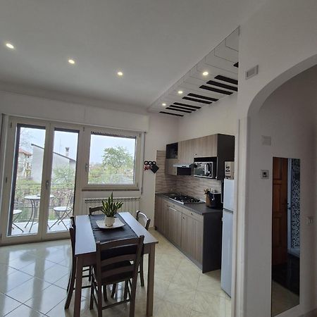 Jazz & Blues Apartments Near " Sentiero Degli Dei " أَجيرولا الغرفة الصورة