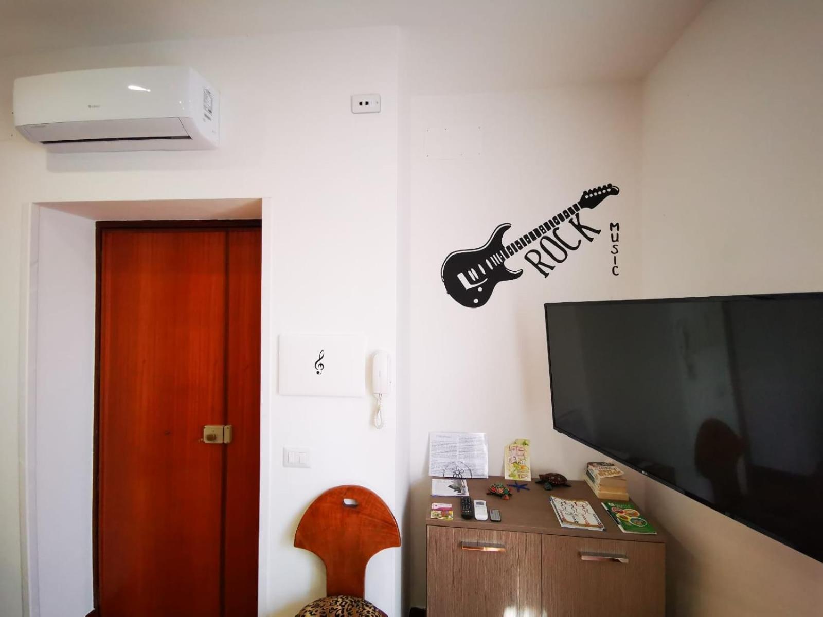 Jazz & Blues Apartments Near " Sentiero Degli Dei " أَجيرولا الغرفة الصورة